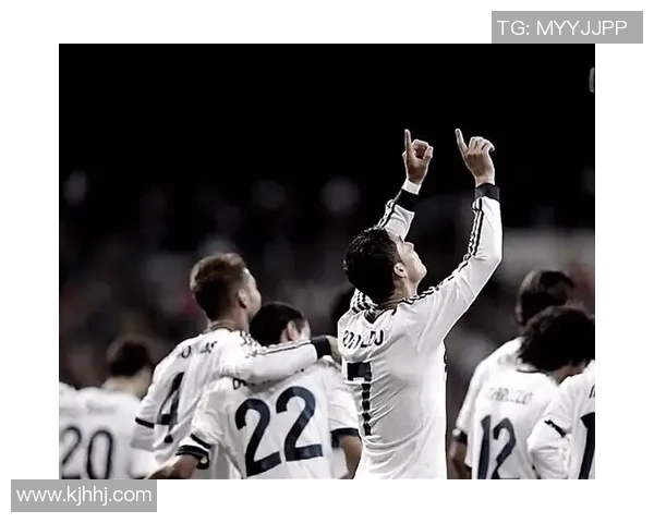 足球巨星C罗荣耀时刻：突破极限的天赋与努力铸就辉煌生涯